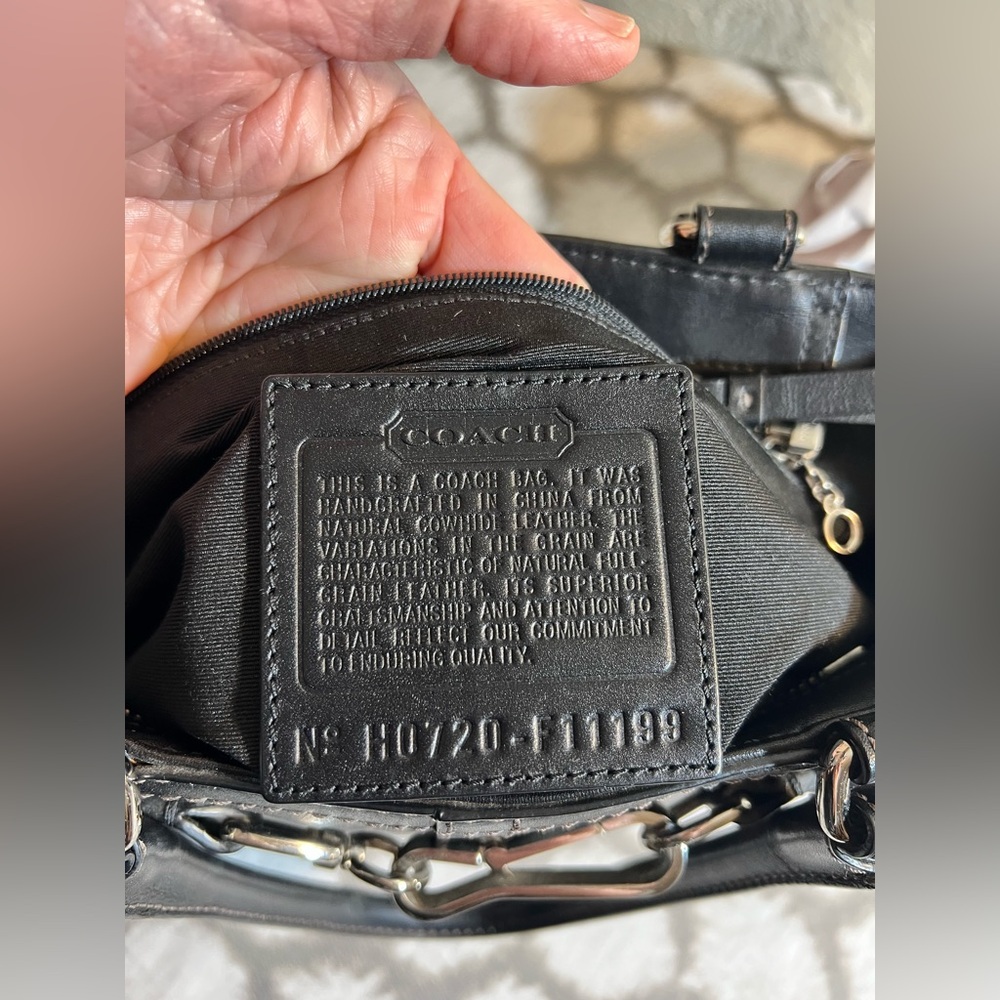 COACH Black Leather Handbag EUC - Picture 9 of 16